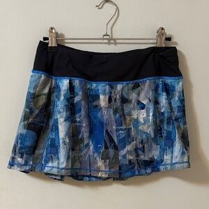 Lululemon Athletica Black and Blue Patterned Skort